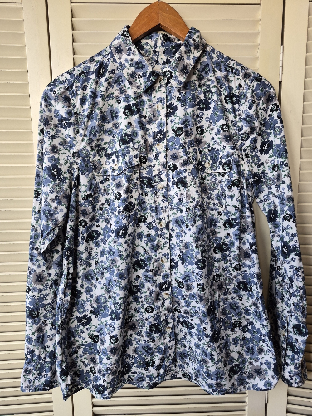 Sonoma Women's 100% Cotton Floral Button-Up Shirt Size Medium